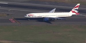 Calor obriga expulsão de 20 passageiros de voo na Itália; entenda