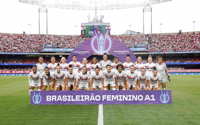 São Paulo saiu na frente, mas Corinthians empatou e travou um duelo acirrado até o último segundo São Paulo saiu na frente, mas Corinthians empatou e travou um duelo acirrado até o último segundo