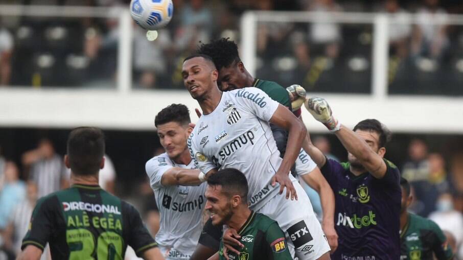 Santos perde para o América-MG na Vila Belmiro por 2 a 0 e se complica no Brasileirão