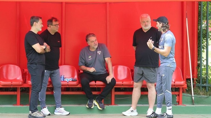 Zubeldía fica? Presidente do São Paulo faz postagem com treinador
