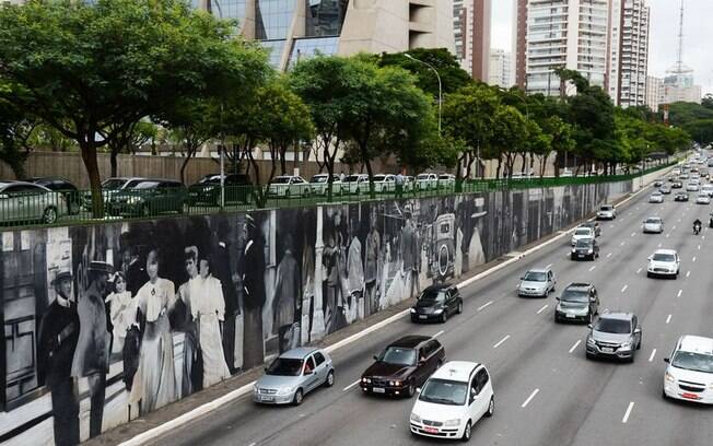 Mural do grafiteiro Eduardo Kobra na Avenida 23 de Maio foi preservado, mas foi alvo de manifestação no dia segunte