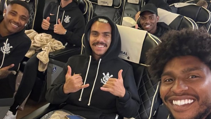 Neto aponta atleta do Corinthians como melhor da função no Brasil