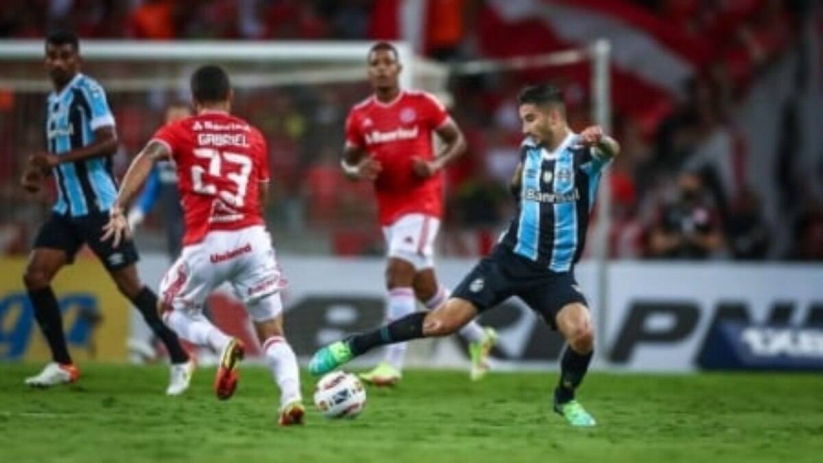 Liziero comemora vitória do Internacional em cima do Grêmio