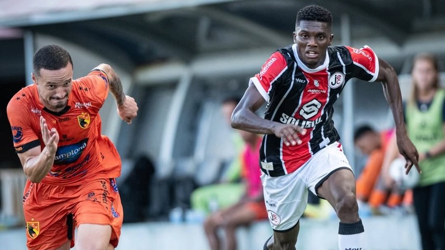 Garrinsha, atacante do Joinville, ficou de fora da lista do Haiti para a Copa do Mundo