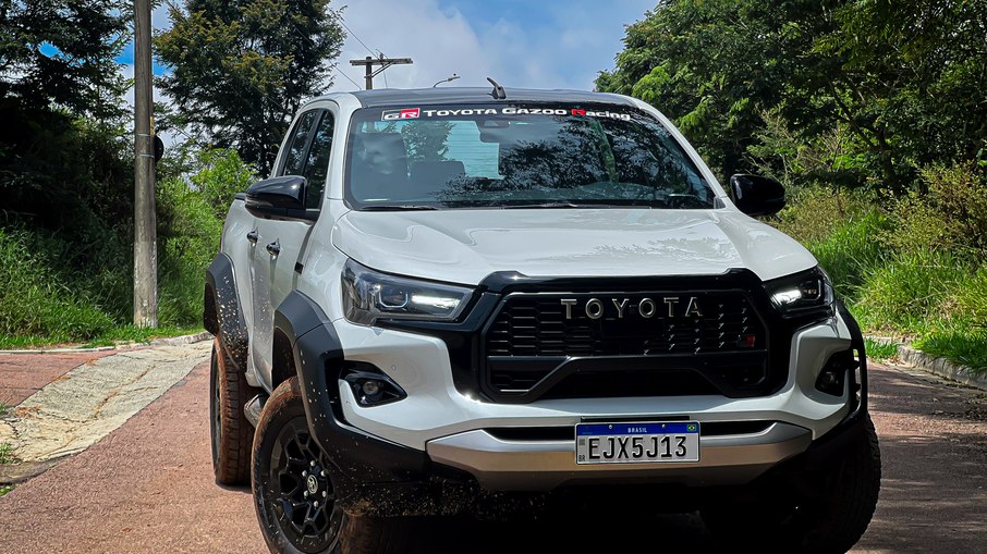 Hilux só conta com motorização diesel no Brasil