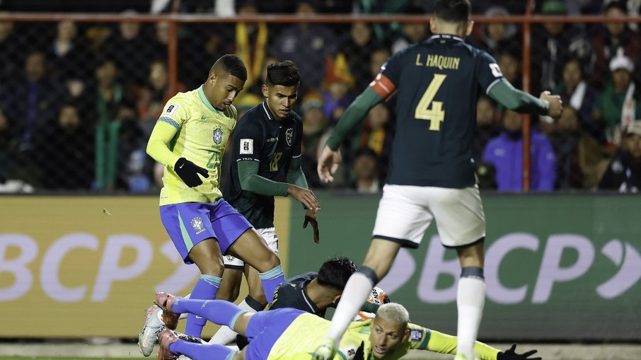 Já classificado, Brasil entrou em campo contra a Bolívia com um time alternativo