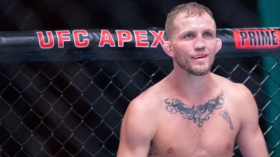 Jason Knight foi derrotado por Randy Costa no MMA sem luvas