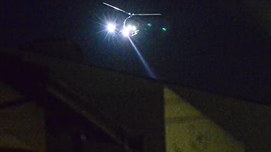 Helicóptero Águia auxiliou no cerco Helicóptero Águia auxiliou no cerco