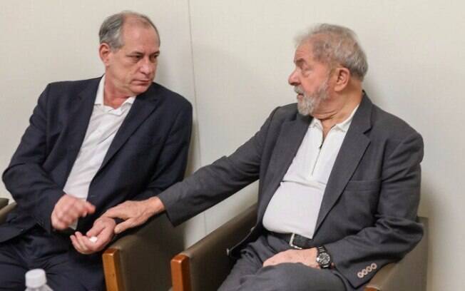 Gleisi Hoffmann afirmou que os presidenciáveis Manuela D'Ávila e Ciro Gomes estão entre as opções de vice de Lula