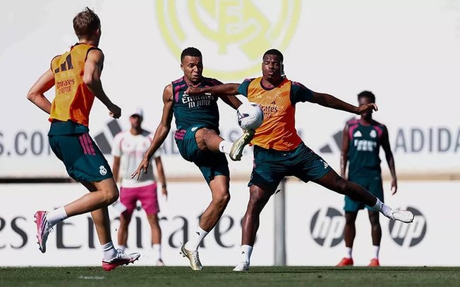 Mbappé estava na mira de grupo acusado de planejar sequestros na França Mbappé estava na mira de grupo acusado de planejar sequestros na França