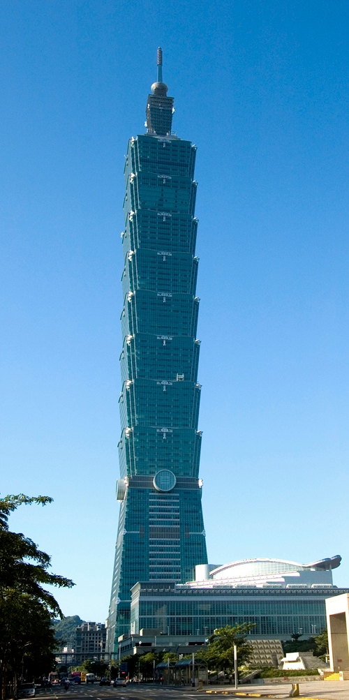 Taipei 101 - Fica em Taipei, capital de Taiwan. Tem 450 metros. Inaugurado em 2004.  Reprodução: Flipar