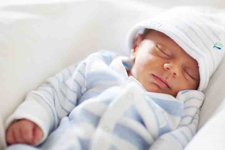 Consultores de sono infantil - Eles auxiliam os pais a estabelecerem rotinas saudáveis para bebês e crianças, promovendo hábitos de sono adequados. No Brasil, os pediatras cuidam da saúde da criança como um todo.  Reprodução: Flipar