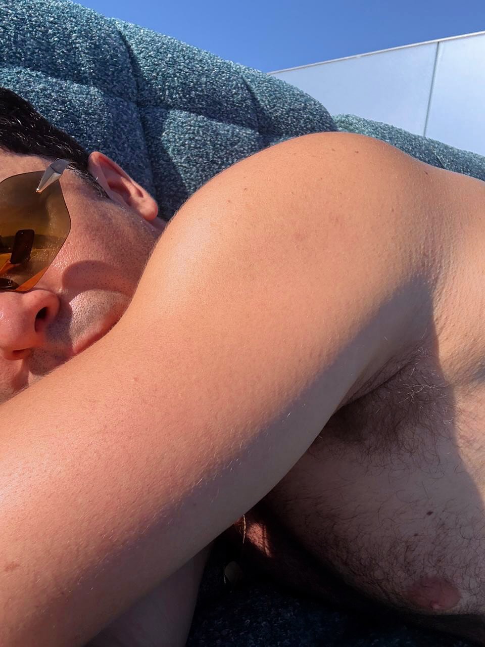 Rainer Cadete posa sem roupas e fãs reagem: "Gostoso". Foto: Instagram