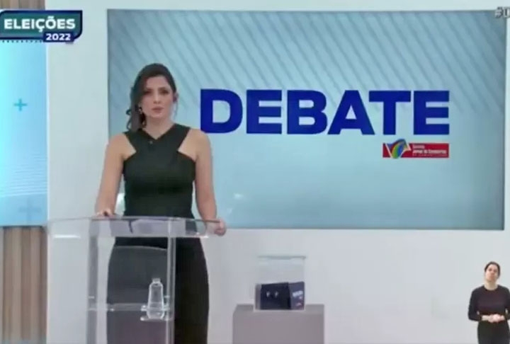 Em setembro de 2022, a apresentadora Anne Barretto, da TV Jornal, passou mal quando mediava um debate entre os candidatos a governador de Pernambuco. 