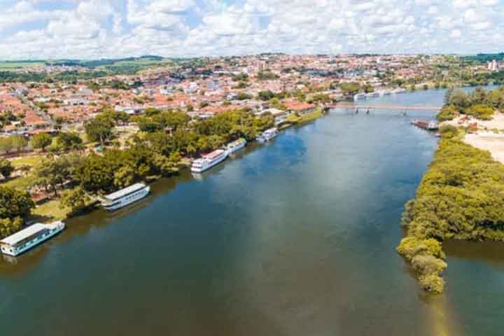 No século 19, o rio foi uma importante rota para os bandeirantes, que exploravam o interior do Brasil em busca de ouro e pedras preciosas. Reprodução: Flipar