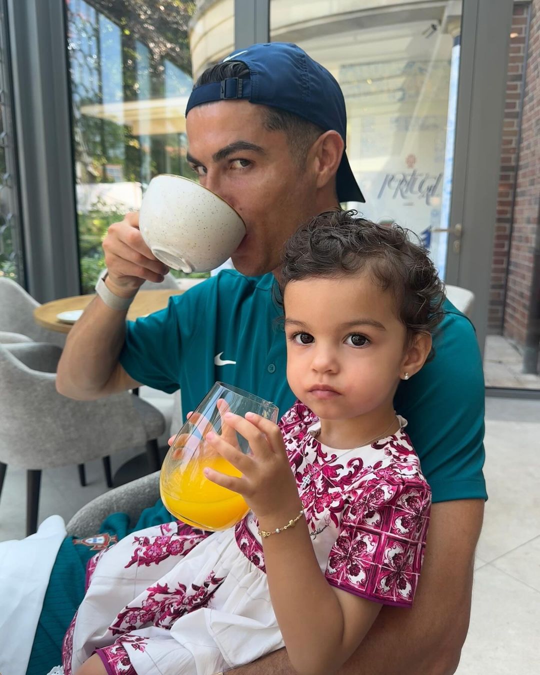 Cristiano Ronaldo e filha do casal Reprodução