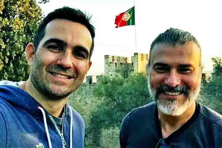 Afastado da televisão nacional desde 2016, quando participou de “Os Dez Mandamentos”, na Record, o ator brasileiro está radicado em Portugal desde 2018, onde vive com o marido, Leandro Fonseca.
 Reprodução: Flipar