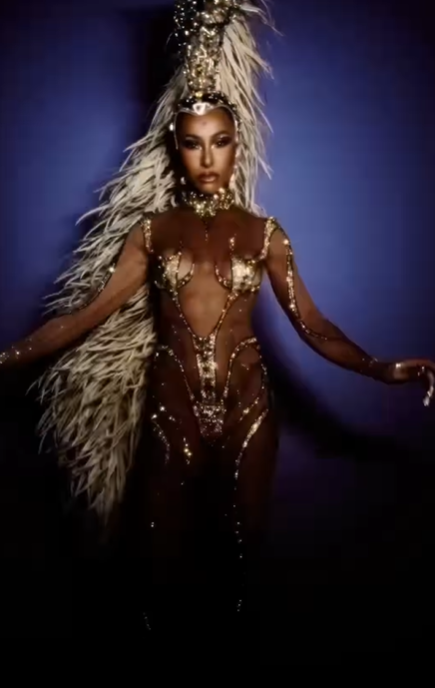 Cravejada, Sabrina Sato aposta em look ousado para festa Abre Alas. Foto: Instagram