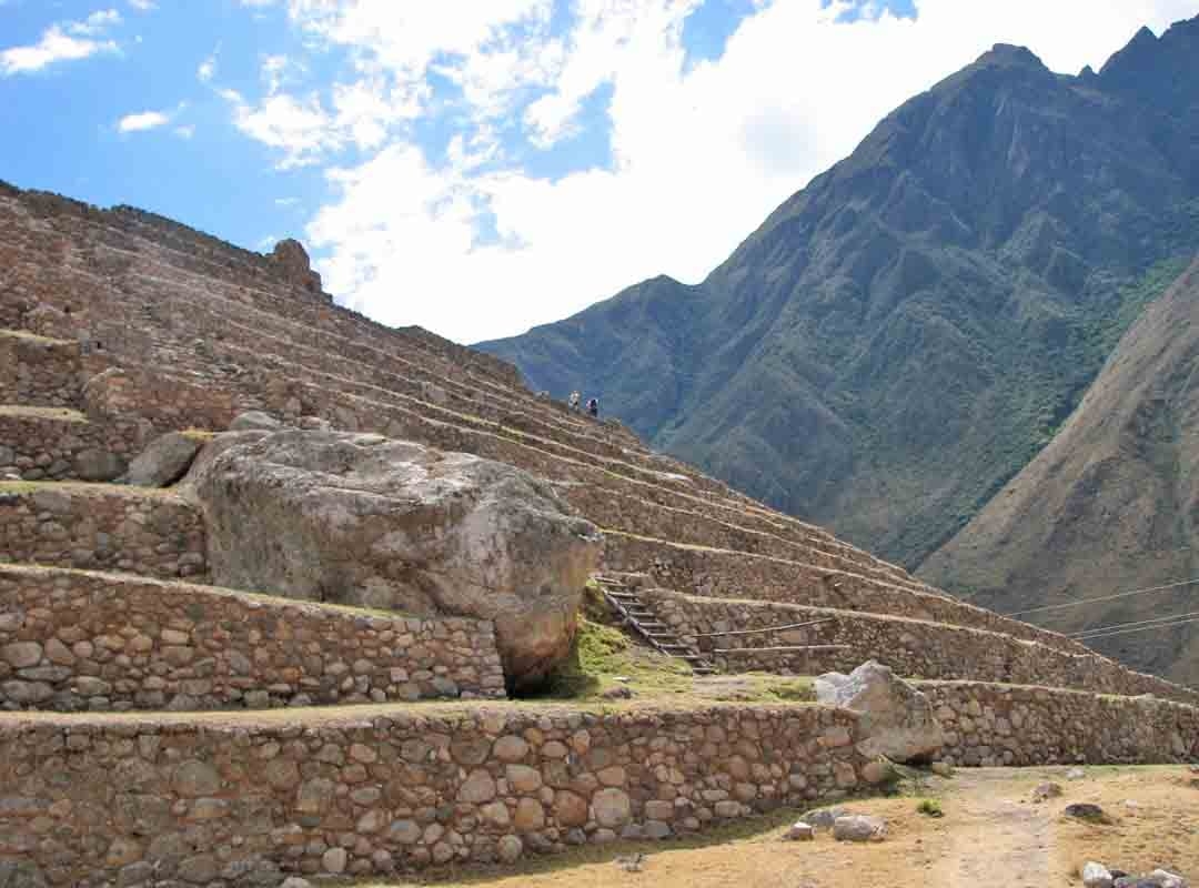 Um deles foi o conquistador Atilano de Anaya, que, depois de atravessar a ponte de Chuquisaca, foi capturado e executado junto com sua escolta pelo general inca Curi Paucar.  Reprodução: Flipar