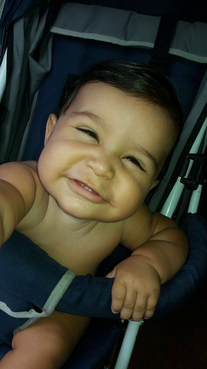 O Christopher Freitas, de 10 meses, já sabe até tirar selfie! Olha o bracinho da fofura. Foto: Acervo pessoal