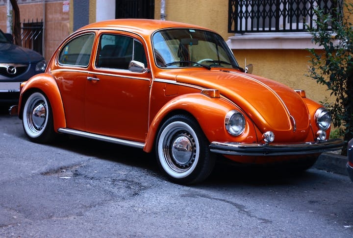 No mundo, o Fusca também foi um carro muito popular. Ele foi produzido em mais de 20 países e vendeu mais de 21 milhões de unidades! Reprodução: Flipar