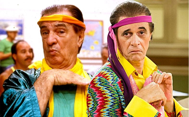 Seu Peru - Orlando Drummond (1919-2021) e Marcos Caruso.  Drummond morreu aos 101 anos deixando uma carreira longa e prolífica, na qual também se destacou como dublador de diversos personagens (entre eles Scooby Doo). Caruso é um prestigiado ator que também é autor e diretor no cenário nacional.  Reprodução: Flipar