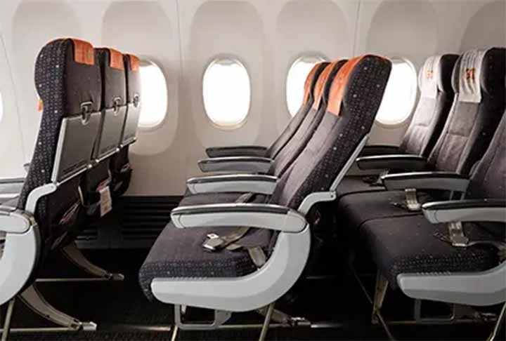 A mãe da criança declarou em entrevista ao Portal Leo Dias que não pediu a troca de assentos. “Ela (Jennifer) sabe disso. Ela sabe que não fui eu que gravei o vídeo. Ninguém da família gravou o vídeo”, declarou ela, identificada na matéria como Aline.
 Reprodução: Flipar