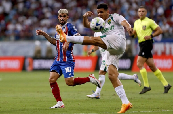 10º Cuiabá - 44 pontos - Zero chance de título, 0,35% chance de Libertadores, 0,35% risco de rebaixamento