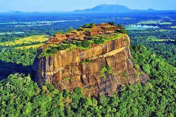 Viajar pela Ásia é uma experiência fascinante, onde o contraste entre tradições milenares e o moderno convive lado a lado. Cada país oferece algo único, seja nas paisagens, na cultura, ou na gastronomia, e o custo de vida pode ser muito acessível dependendo do destino. Reprodução: Flipar