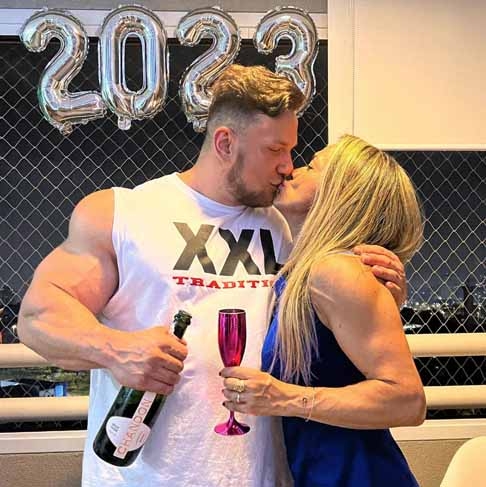 Viviane também é fisiculturista. Em 2017, ela recebeu o seu primeiro prêmio na categoria bodyfitness.
