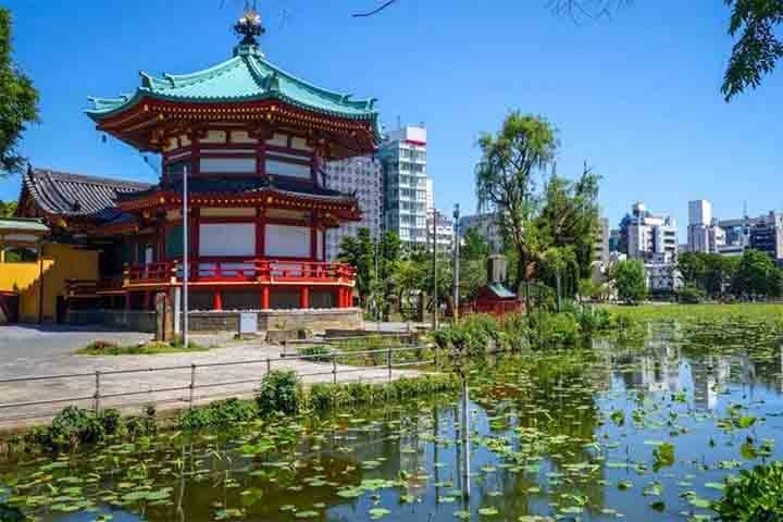 Tóquio, Japão – O coreto do Ueno Park foi construído no século XIX e ainda abriga performances musicais e festivais tradicionais japoneses, especialmente na primavera.
 Reprodução: Flipar
