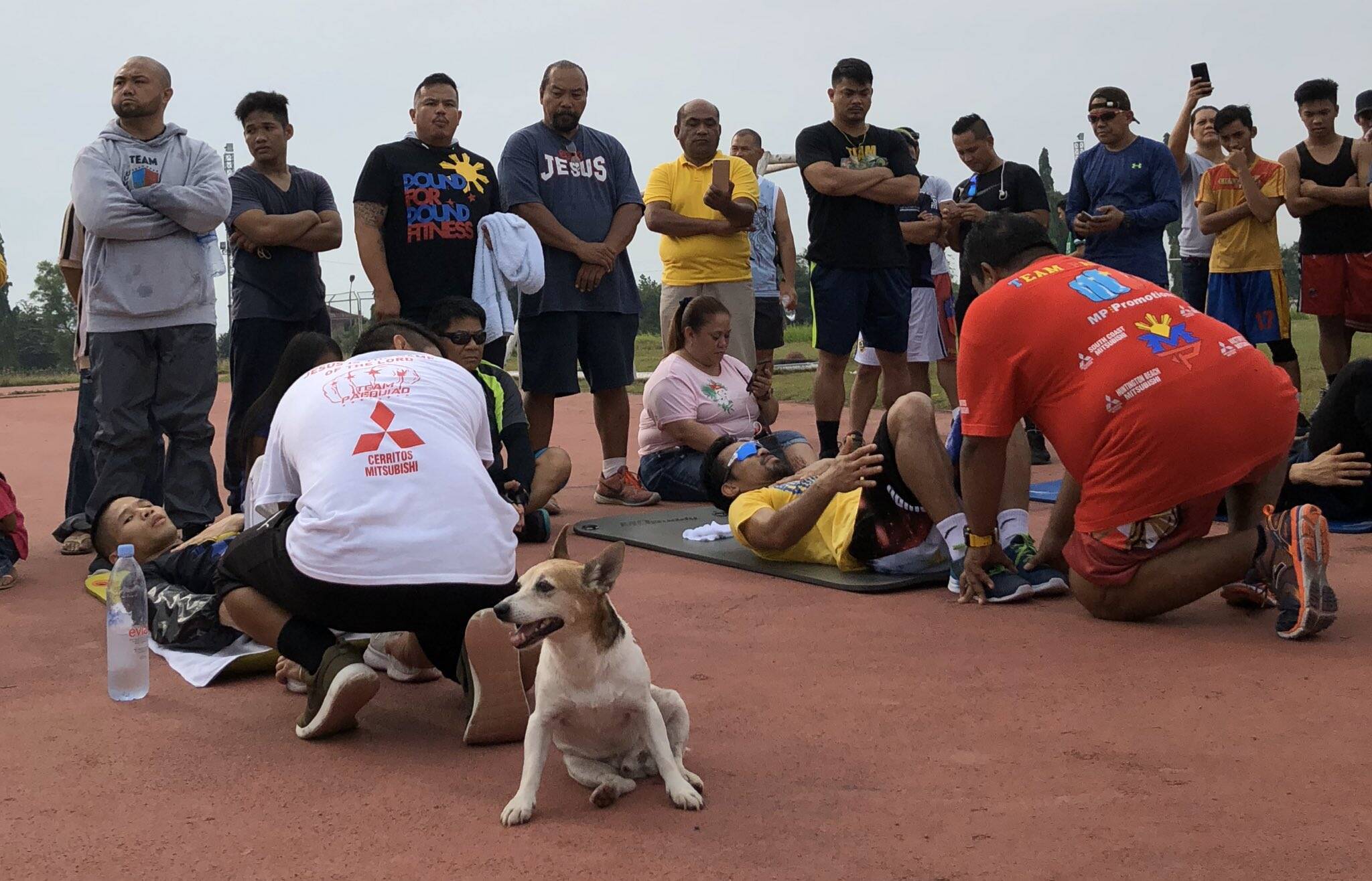 Lutador ao lado do cachorro. Foto: Instagram