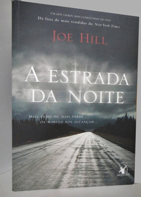 #6 “A Estrada da Noite”: Judas Coyne, uma lenda do rock e colecionador de objetos macabros, adquire um paletó assombrado em um leilão online. Porém, logo descobre que o espírito do falecido dono busca vingança, desencadeando uma ameaça real e sinistra em sua vida. Reprodução: Flipar