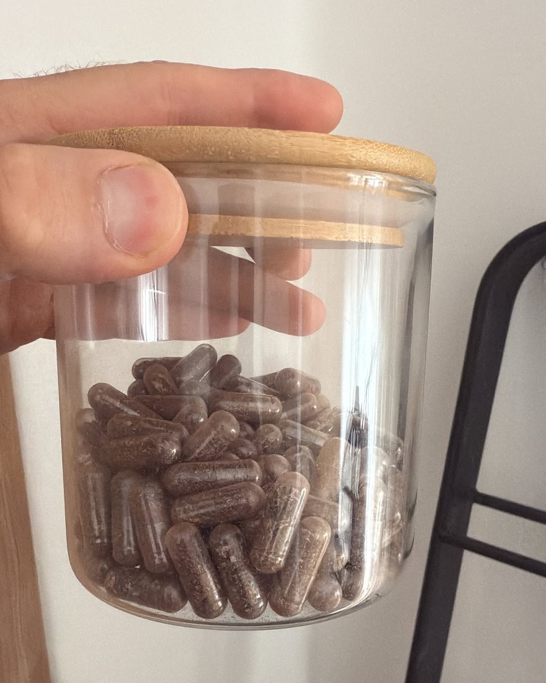 Calvin Harris posta pílula. Foto: Reprodução Instagram @calvinharris