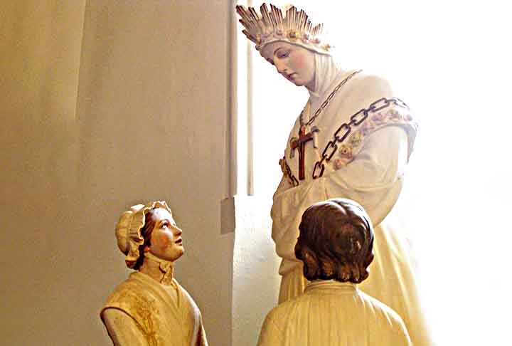 Maximin Giraud e Mélanie Calvat, duas crianças camponesas, disseram que na aparição a Virgem de La Salette tinha expressão triste e chorava. 
 Reprodução: Flipar