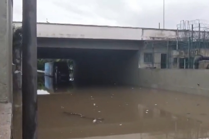 Em Salto, o Rio Tietê ficou com um volume cinco vezes maior que o normal por causa das chuvas. A água também invadiu casas e praças. Reprodução: Flipar