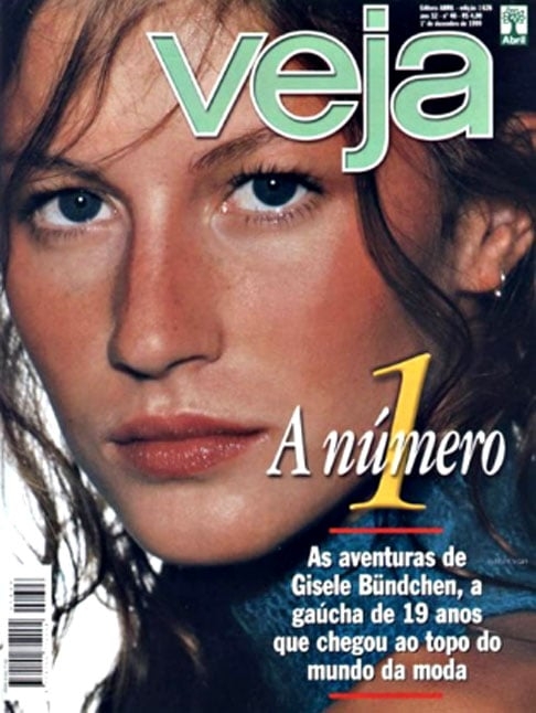 Aos 19 anos, ela já estava no topo, como afirmou a capa da revista Veja. Várias vezes, Gisele entrou em listas das mulheres mais bonitas do mundo. Ela, Beyoncé e Angelina Jolie já conseguiram figurar em lista desse tipo por dez anos consecutivos. 
. Foto: Reprodução: Flipar