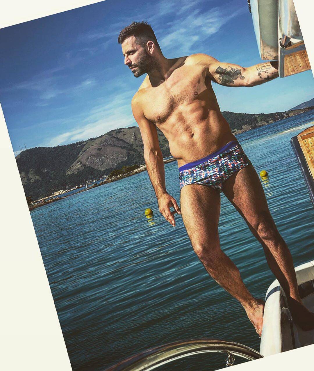Mais fotos de Henri Castelli com e sem sunga. Foto: Reprodução / Instagram