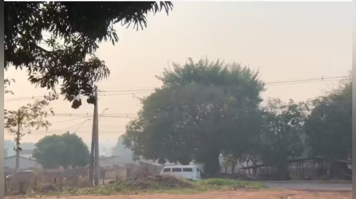 Fumaça densa em Santarém-PA  Kamila Andrade/g1