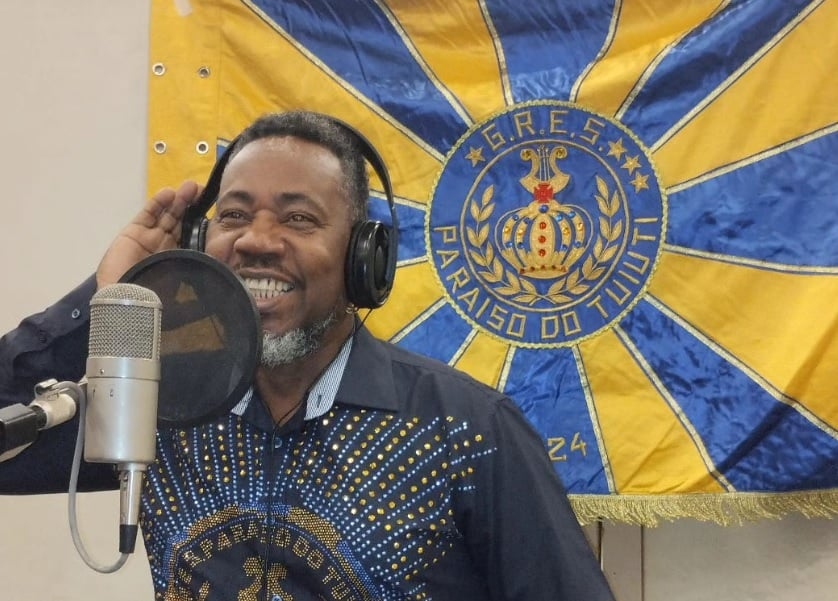 Pixulé (Paraíso do Tuiuti) - Ingressou no mundo do samba na bateria da Leão de Nova Iguaçu até se transformar na voz da escola. Teve passagens por escolas como Império Serrano, Unidos de Padre Miguel, Inocentes de Belford Roxo, Cubango e por escolas em São Paulo. Reprodução: Flipar