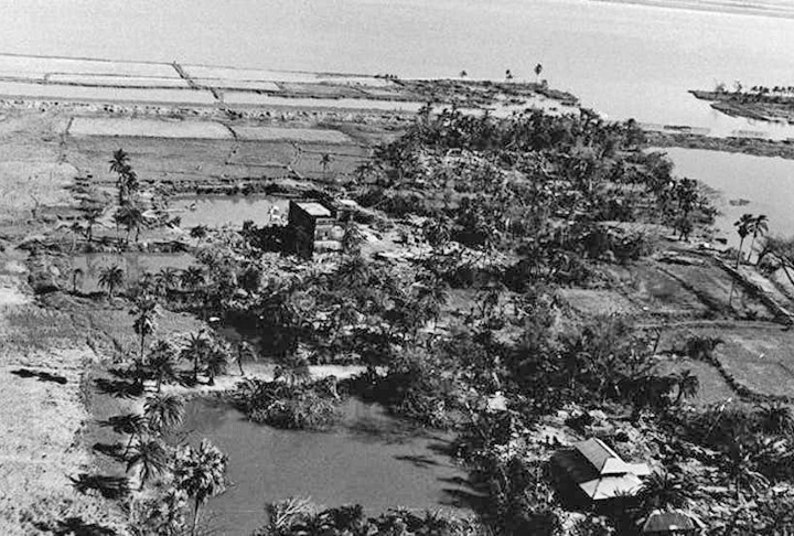 Bhola - Em 12/11/1970, causou inundação de muitas ilhas de pouca altitude do Delta do Rio Ganges, em Bangladesh. Matou entre 300 mil e 500 mil pessoas. Não houve número exato. 