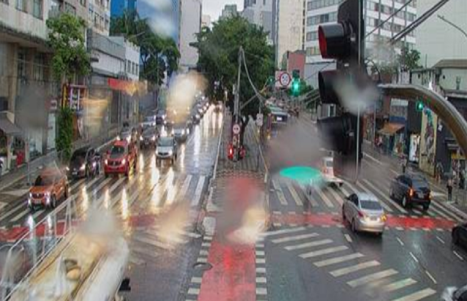 Cidade de São Paulo enfrenta chuva. Foto: Reprodução/CET
