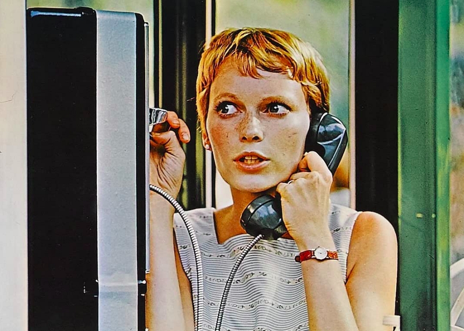 “O Bebê de Rosemary” (1968): Nesse que talvez seja um dos casos de bastidores mais famosos de todos, Sharon Tate, a então esposa do diretor do filme, Roman Polanski, foi brutalmente assassinada a facadas um ano após o lançamento do longa.
