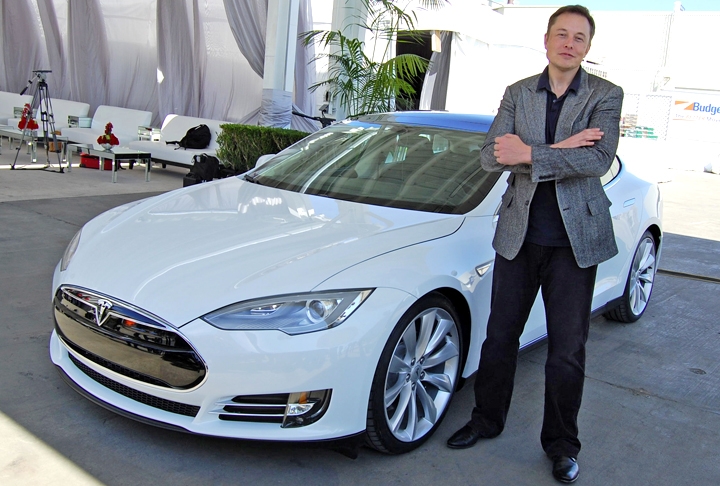 Fundador e CEO da montadora de carros elétricos Tesla e proprietário da startup de voos espaciais SpaceX, Musk comprou o Twitter em 2022 e rebatizou a rede social de X. 
 Reprodução: Flipar