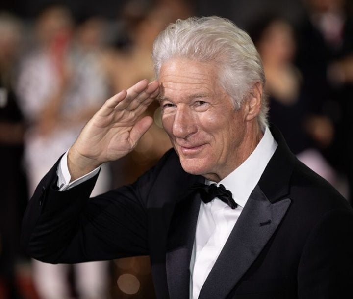 O ator veterano Richard Gere, de 75 anos, irá deixar os Estados Unidos. O artista acaba de vender sua mansão em New Canaan, no estado de Connecticut. Reprodução: Flipar