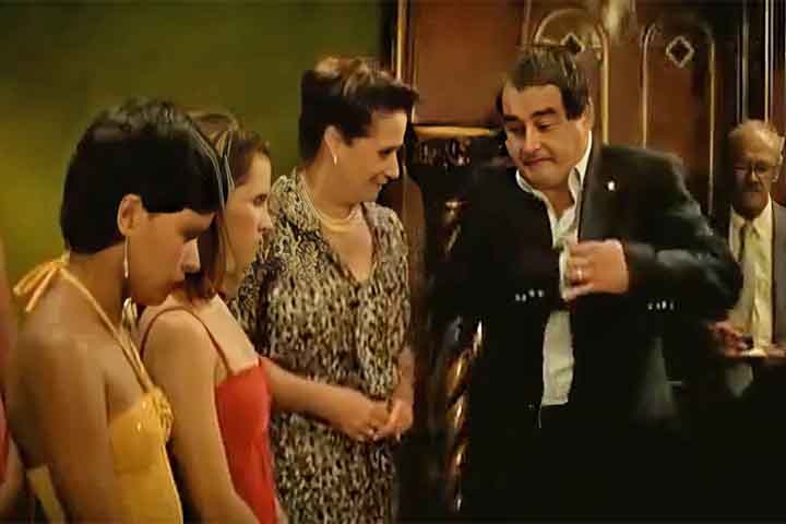 Nos anos 2000, integrou o elenco de produções expressivas da TV Globo, entre elas “Os Maias”, “Paraíso Tropical”, “Três Irmãs”, “Sai de Baixo” e “JK”. Em 2006, voltou a ser premiado com o Kikito de Ouro, novamente como melhor ator coadjuvante, pelo longa “Anjos do Sol”, de Rudi Lagemann.

 Reprodução: Flipar