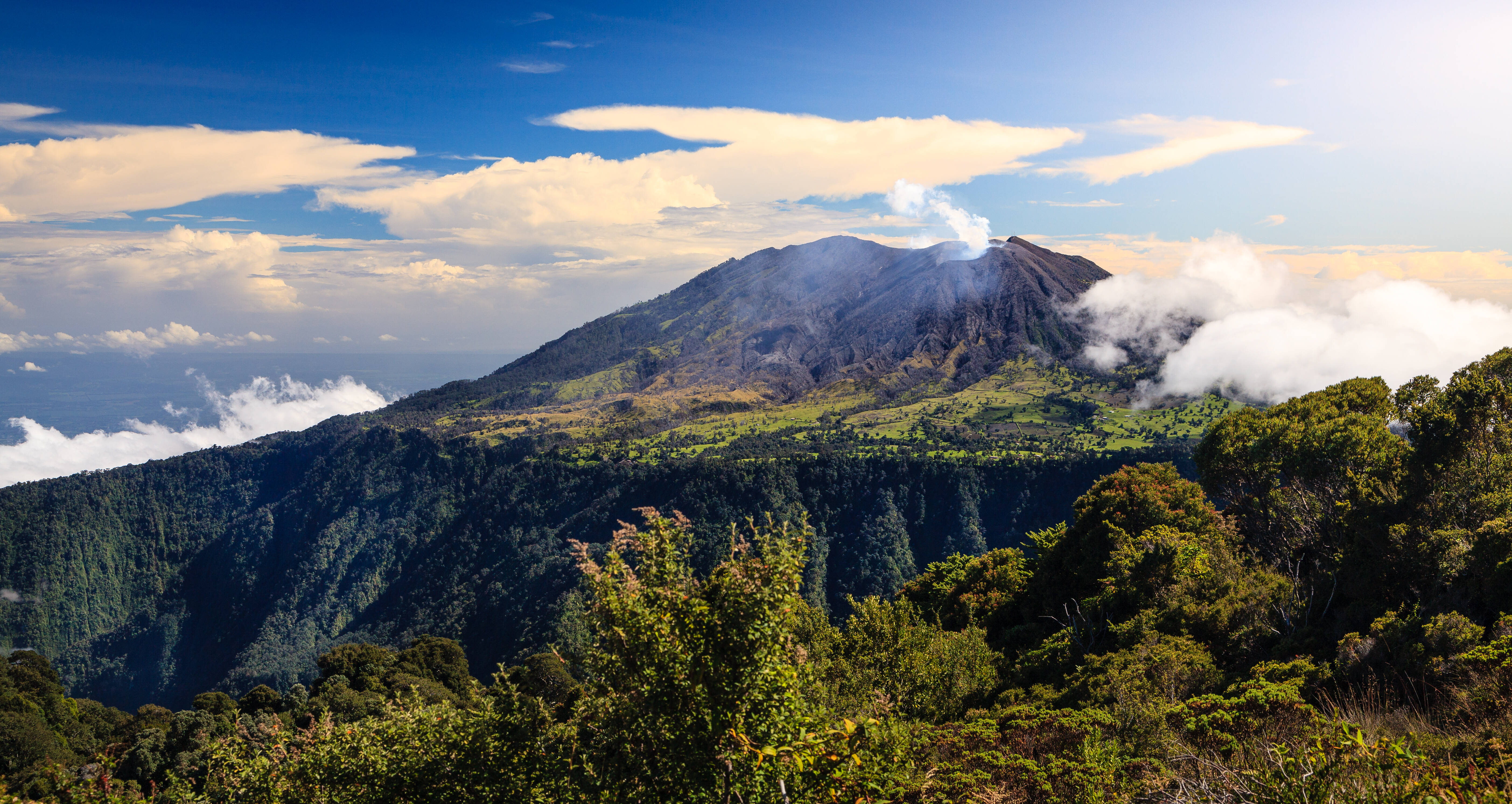 2 metros menor que o Irazú, o Turrialba é um vulcão ainda em atividade na Costa Rica. Foto: shutterstock 