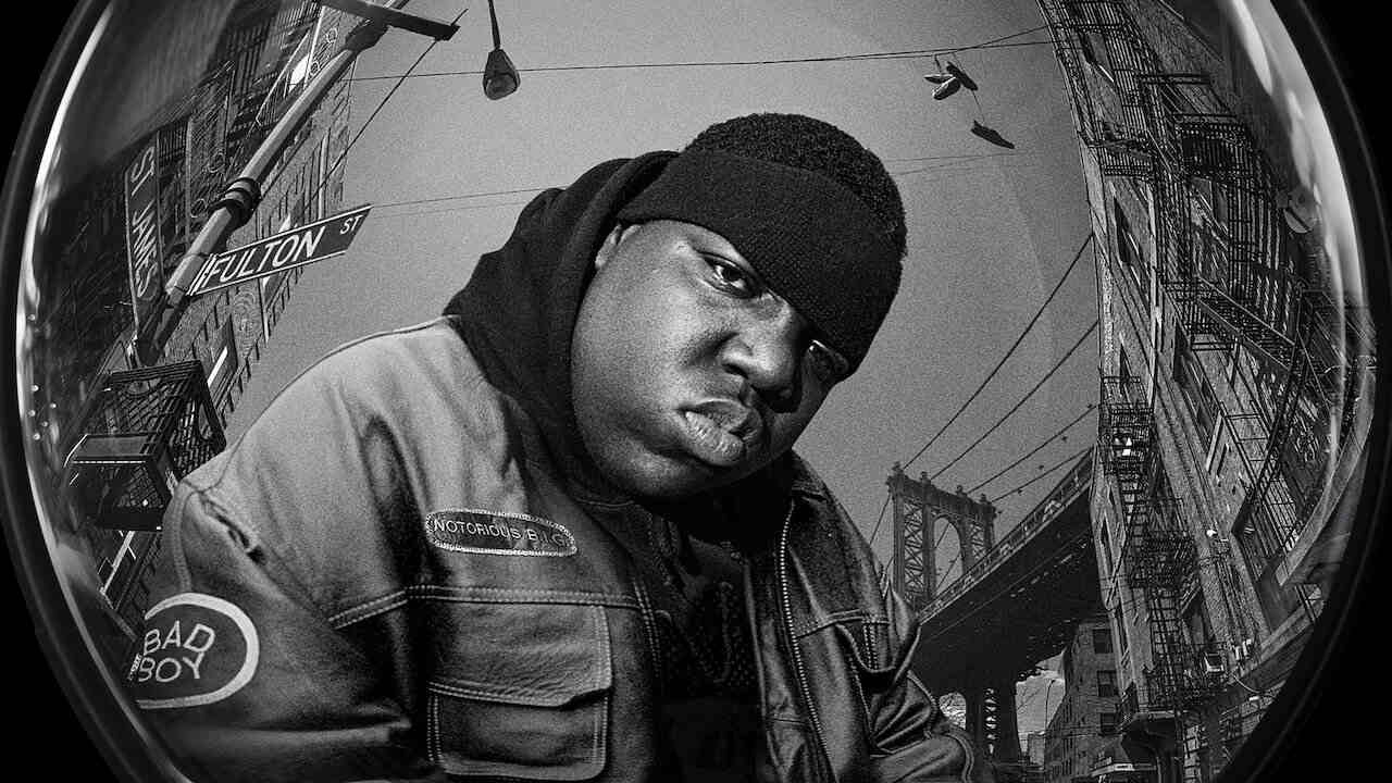 O rapper americano The Notorious B.I.G completaria 52 anos em 21 de maio de 2024. Mas ele foi morto  a tiros, aos 24 anos de idade, por assassinos que emparelharam com o carro do cantor, em Los Angeles. 