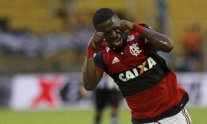 Vinicius Junior comemora gol e faz alusão ao "chororô". Foto: Reprodução