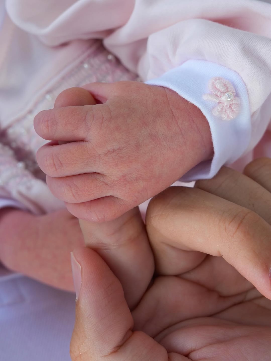 Mãozinha de Mia. Foto: Reprodução/Instagram @lucasranngel @lucasbley